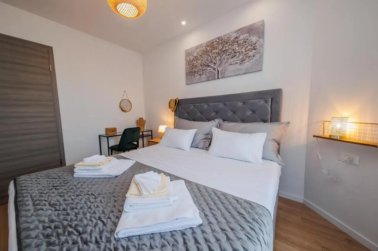 Mr Holiday Apartment Kastela Croatia